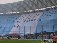 Foto: "Mas alla de la logica mas alla de la razon te entrego mi vida y mi corazon" Barra: La Guardia Imperial • Club: Racing Club