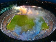 Foto: "EL CILINDRO" Barra: La Guardia Imperial • Club: Racing Club