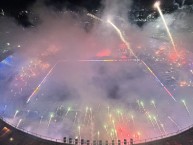 Foto: "Semifinal de la copa sudamericana vs Corinthians, 31/10/2024" Barra: La Guardia Imperial • Club: Racing Club