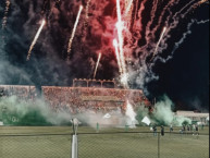 Foto: Barra: La Guardia Puyutana &bull; Club: Sportivo Desamparados &bull; País: Argentina