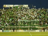 Foto: Barra: La Guardia Puyutana • Club: Sportivo Desamparados