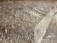 Foto: "Vieja Banda" Barra: La Hinchada Más Popular • Club: Newell's Old Boys