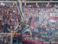 Foto: "Vieja Barra con trapos robados de Rosario Central" Barra: La Hinchada Más Popular • Club: Newell's Old Boys • País: Argentina