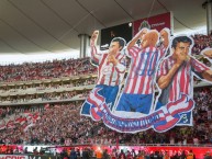 Foto: "Campeonísimo solo uno - Adolfo Bautista, Ramón Morales y el Tigre Sepúlveda" Barra: La Irreverente • Club: Chivas Guadalajara