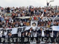 Foto: Barra: La Peste Blanca • Club: All Boys