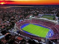 Foto: "LA NUEVA OLLA" Barra: La Plaza y Comando • Club: Cerro Porteño • País: Paraguay