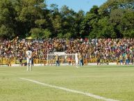 Foto: Barra: La Raza Aurinegra • Club: Guaraní de Asunción • País: Paraguay