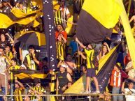 Foto: Barra: La Raza Aurinegra • Club: Guaraní de Asunción