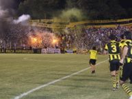 Foto: Barra: La Raza Aurinegra • Club: Guaraní de Asunción • País: Paraguay