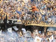 Foto: Barra: La Rebel • Club: Pumas • País: México