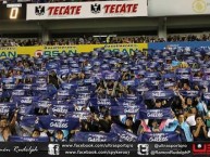 Foto: "Final 2014 ante Santos Laguna" Barra: La Resistencia Albiazul • Club: Querétaro • País: México