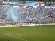 Foto: Barra: La Ultra Blanca y Barra Brava 96 • Club: Alianza