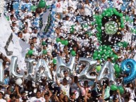 Foto: "Homenaje a Chapecoense" Barra: La Ultra Blanca y Barra Brava 96 • Club: Alianza