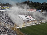 Foto: Barra: La Ultra Blanca y Barra Brava 96 • Club: Alianza • País: El Salvador