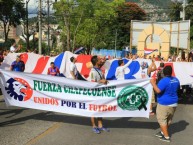 Foto: "Homenaje a Chapecoense" Barra: La Ultra Fiel • Club: Club Deportivo Olimpia • País: Honduras