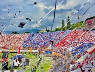 Foto: Barra: La Ultra Fiel • Club: Club Deportivo Olimpia • País: Honduras