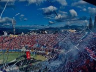 Foto: Barra: La Ultra Fiel • Club: Club Deportivo Olimpia • País: Honduras