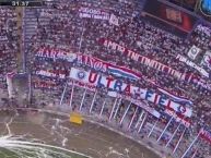 Foto: Barra: La Ultra Fiel • Club: Club Deportivo Olimpia • País: Honduras