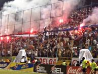 Foto: Barra: La Ultra Fiel • Club: Club Deportivo Olimpia • País: Honduras