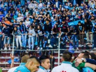 Foto: "Festejo Bolívar en el clásico boliviano 2017 (Bolívar 3 - The Strongest 1)" Barra: La Vieja Escuela • Club: Bolívar