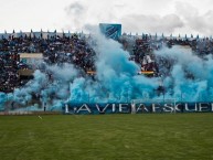 Foto: "Estadio Libertador Simón Bolívar - Tembladerani" Barra: La Vieja Escuela • Club: Bolívar