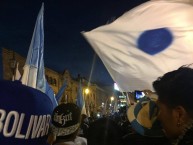 Foto: "Banderazo Bolívar Campeón Apertura 2017" Barra: La Vieja Escuela • Club: Bolívar