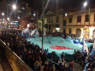 Foto: "Polera Gigante - Caravana Bolivarista" Barra: La Vieja Escuela • Club: Bolívar • País: Bolívia