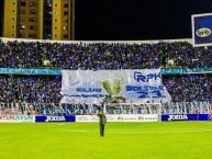 Foto: "Telón Club Bolívar Campeón" Barra: La Vieja Escuela • Club: Bolívar