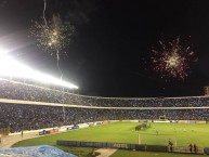 Foto: "El Estadio Hernando Siles de Fiesta" Barra: La Vieja Escuela • Club: Bolívar