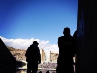 Foto: "La hinchada celeste llenando el hermoso Estadio Hernando Siles" Barra: La Vieja Escuela • Club: Bolívar