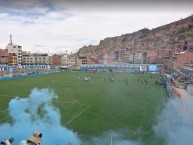 Foto: "La hinchada celeste en Tembladerani" Barra: La Vieja Escuela • Club: Bolívar