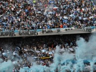 Foto: "Humos celestes en la fiesta que ofrece la barra brava del Club Bolívar en el 'clásico boliviano'" Barra: La Vieja Escuela • Club: Bolívar • País: Bolívia