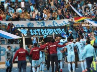 Foto: "Bolívar festeja el bicampeonato en Potosí con su hinchada" Barra: La Vieja Escuela • Club: Bolívar