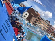 Foto: "Recibimiento en el Estadio Libertador Simón Bolívar" Barra: La Vieja Escuela • Club: Bolívar