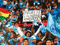 Foto: "La hinchada bolivarista en la cancha de Lanús en los octavos de final de la Copa Libertadores 2014" Barra: La Vieja Escuela • Club: Bolívar • País: Bolívia