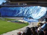 Foto: "Telón en el clasico boliviano" Barra: La Vieja Escuela • Club: Bolívar • País: Bolívia