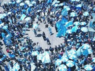 Foto: "Caravana bolivarista camino al clásico boliviano" Barra: La Vieja Escuela • Club: Bolívar • País: Bolívia