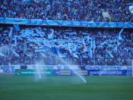 Foto: "La Vieja Escuela antes de arrancar el clásico boliviano" Barra: La Vieja Escuela • Club: Bolívar • País: Bolívia