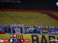 Foto: "La Vieja Escuela en Guayaquil, Libertadores 2023 (Barcelona 2 - 1 Bolívar)" Barra: La Vieja Escuela • Club: Bolívar • País: Bolívia