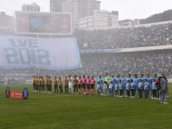 Foto: "Telón en el clásico boliviano 2024 - Bolivian Derby 2024" Barra: La Vieja Escuela • Club: Bolívar • País: Bolívia