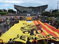 Foto: "Camiseta oficial de la barra Lobo Sur Pereira, entregada por Otto, patrocinador del equipo (aereo)" Barra: Lobo Sur • Club: Pereira