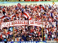 Foto: "en casanova, año 2005" Barra: Los Borrachos de Morón &bull; Club: Deportivo Morón