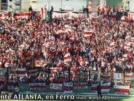 Foto: "en ferro, contra atlanta, año 2005" Barra: Los Borrachos de Morón &bull; Club: Deportivo Morón