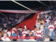 Foto: "Vieja banda" Barra: Los Borrachos de Morón • Club: Deportivo Morón