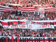 Foto: "Que vuelvan los visitantes" Barra: Los Borrachos del Tablón • Club: River Plate • País: Argentina