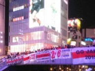 Foto: "Banderazo de River Plate en Japón (14-12-2015)" Barra: Los Borrachos del Tablón • Club: River Plate • País: Argentina