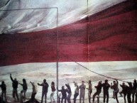 Foto: "1989, Liguilla Pre Libertadores, triunfo 2-1 a Boca. La hinchada despliega una bandera que cubre la popular de Vélez" Barra: Los Borrachos del Tablón • Club: River Plate • País: Argentina