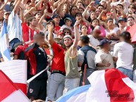 Foto: "Jugador Cavenaghi alentando con LBDT14" Barra: Los Borrachos del Tablón • Club: River Plate • País: Argentina