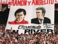 Foto: "1999, la hinchada saluda a Ramón y a Angelito en el superclásico argentino" Barra: Los Borrachos del Tablón • Club: River Plate • País: Argentina