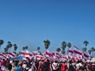 Foto: "Historico banderazo en Los Angeles" Barra: Los Borrachos del Tablón &bull; Club: River Plate